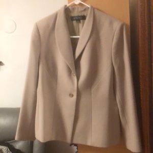 Women’s skirt suit size 14P